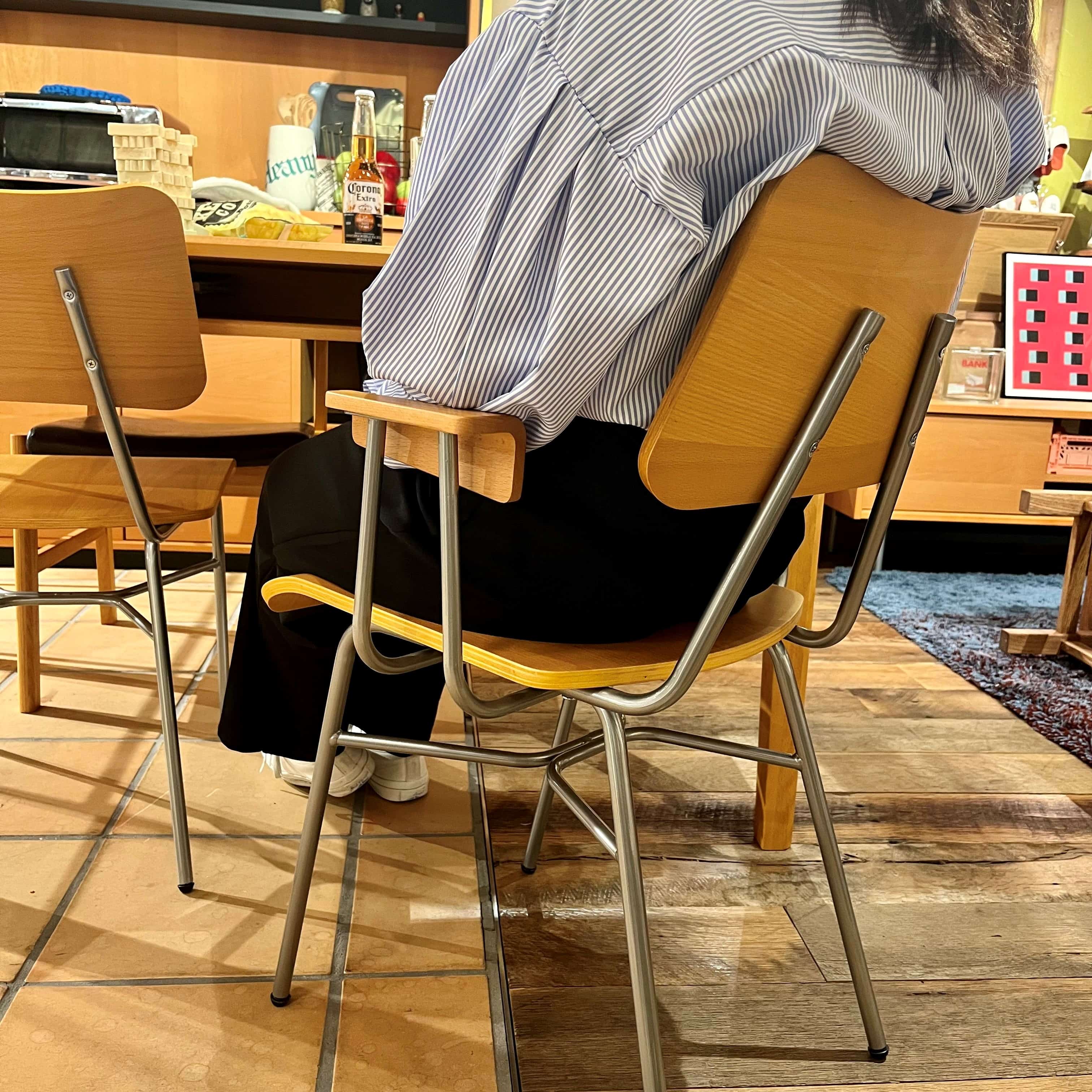 【通販得価】ウニコグリフアーム付きチェア 椅子